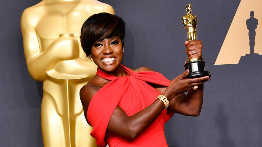 HOLLYWOOD, CA - FEBRUARY 26:  Actor Viola Davis, winner of the Best Supporting Actress award for Fences poses in the press room during the 89th Annual Academy Awards at Hollywood & Highland Center on February 26, 2017 in Hollywood, California.  (Photo by Frazer Harrison/Getty Images)