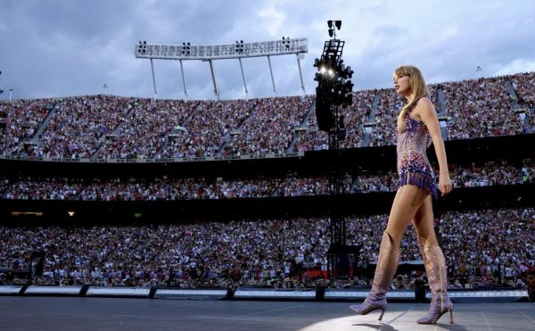 Taylor Swift performing the Lover Era songs in Kansas City where she premiered the music video for I Can See You and invited Joey King, Taylor Lautner, and Presley Cash on stage. 
Photo via @taylorswift on Instagram